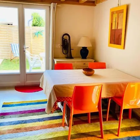 Apartment A Tres Lumineux Avec Jardinet Anglet