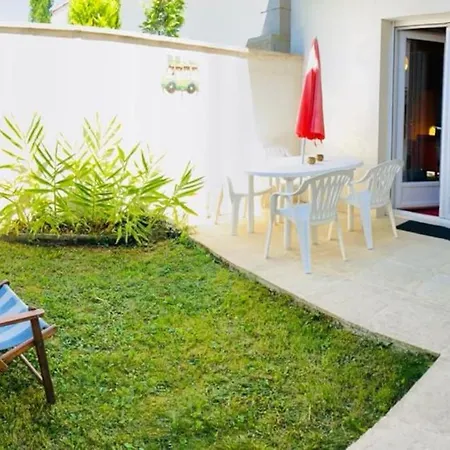 à Très Lumineux Avec Jardinet Apartamento *