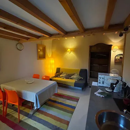 à Très Lumineux Avec Jardinet Apartamento