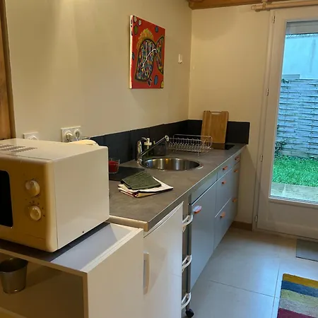 à Très Lumineux Avec Jardinet Apartamento