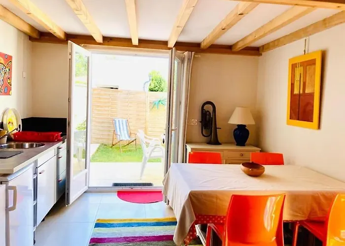 A Tres Lumineux Avec Jardinet Lejlighed